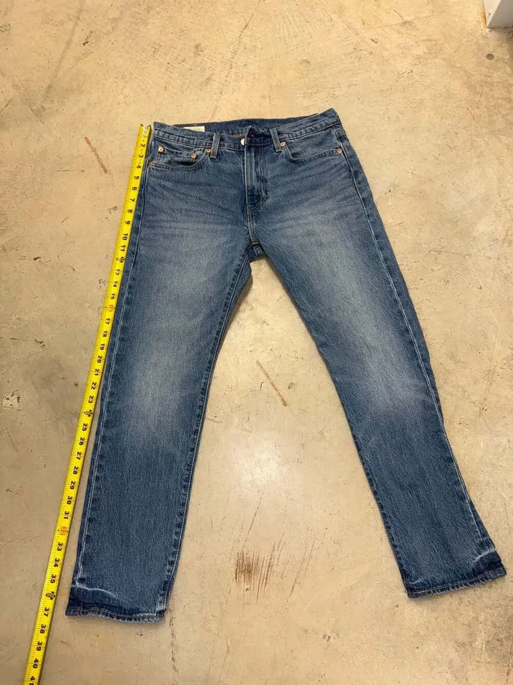 Levi's Premium 502 Taper Fit Men's Jeans W30 L30 Medium Wash